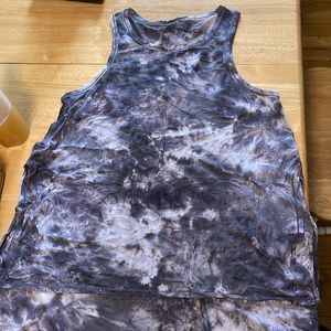 Lulu lemon tank, drop tail hem, purple tie die style